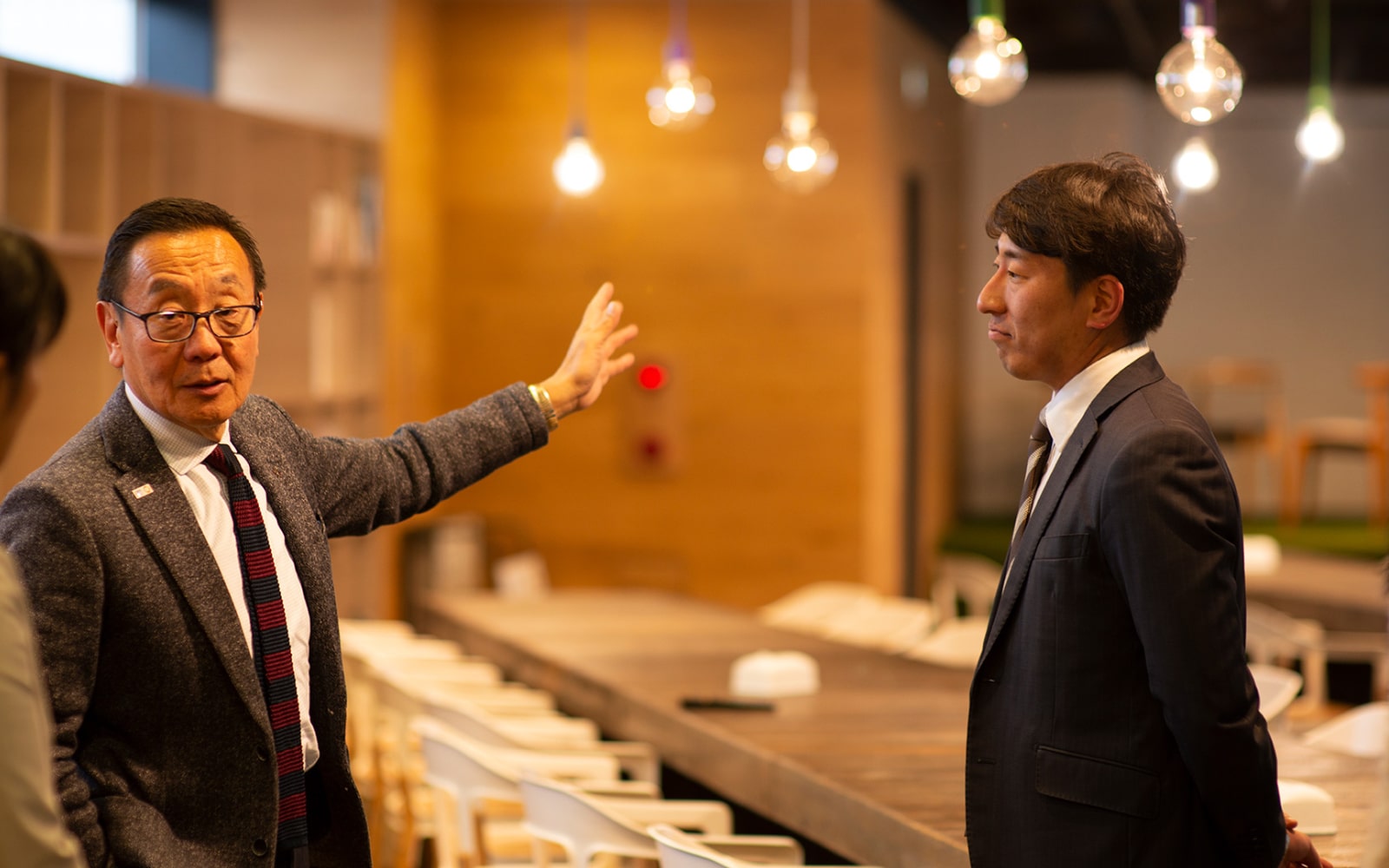 株式会社ボンマックス様の本社ビル最上階「みんなの庭」という名前の共有スペース、社内イベントや交流スペースになっています。